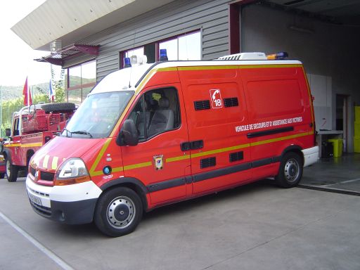 AVW 937 VSAV Renault Master 2 ph2 Lodève (2).JPG