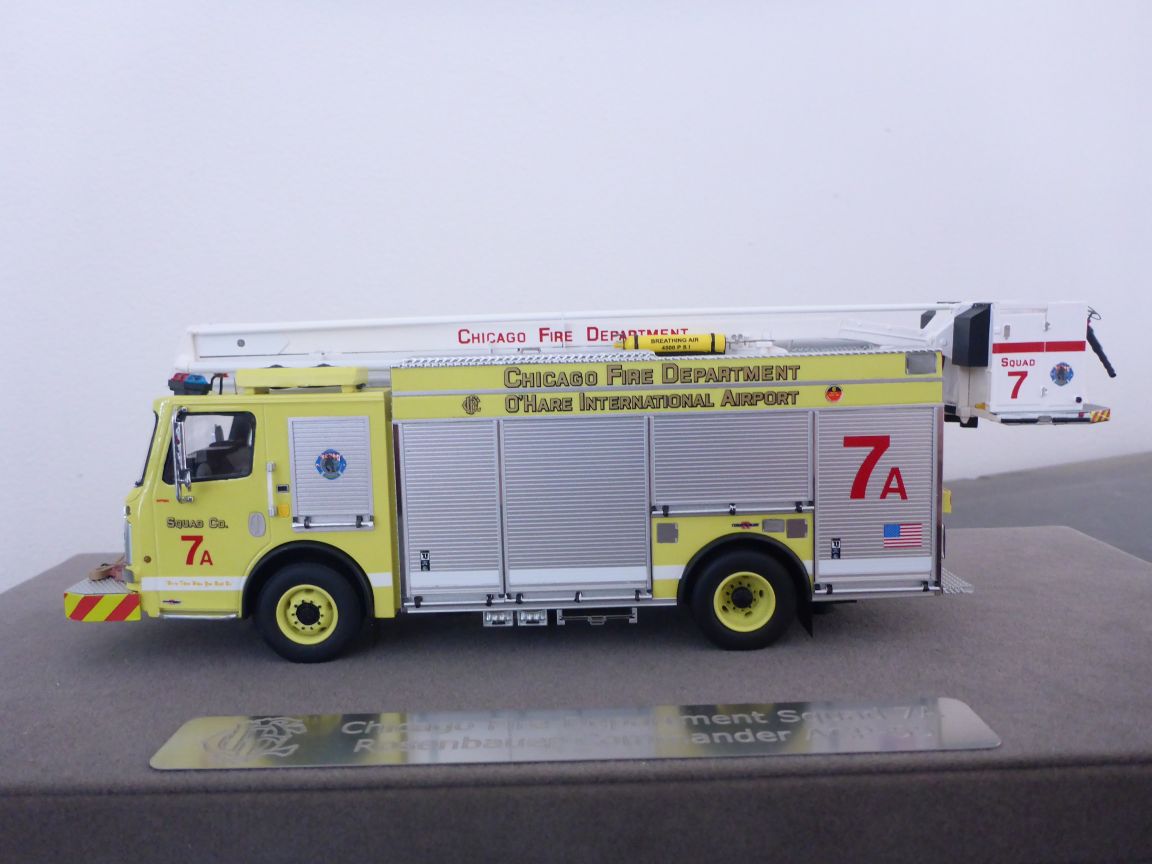 Rosenbauer Commander CFD Squad 7A O'Hare.JPG