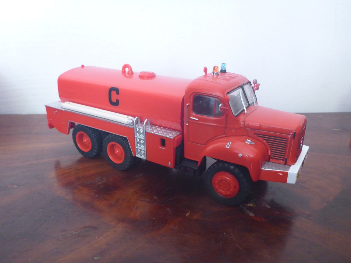 Berliet GBC34 Toulouse - Hachette-Ixo 123.JPG