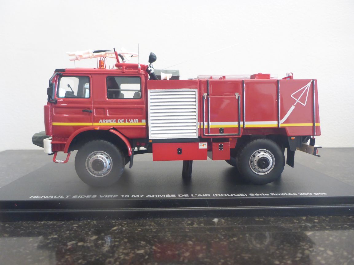 RenaultVI G230 VIRP 10M7 Sides AA Rouge - Alerte 124.JPG