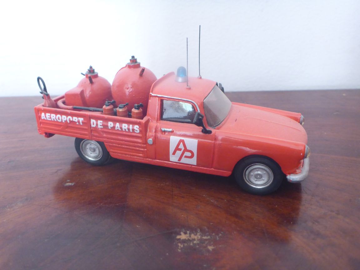 Peugeot 404 VPI ADP - CPC.JPG