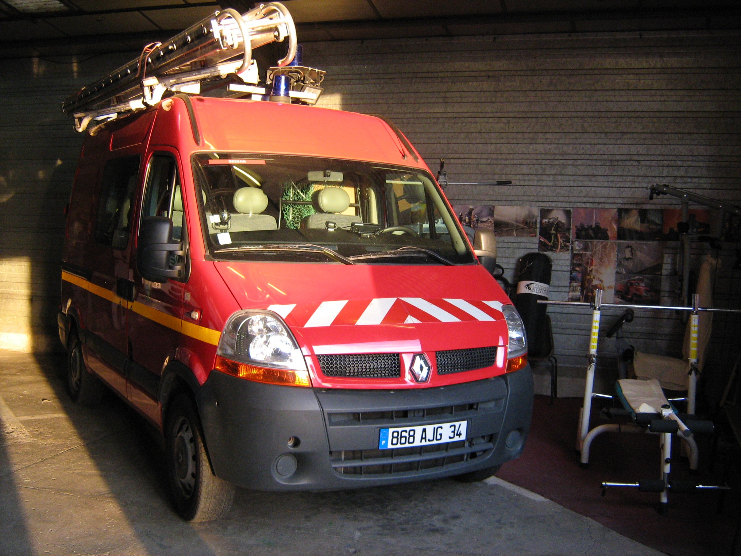 AJG 868 VTU Renault Master2  BESSAN.jpg