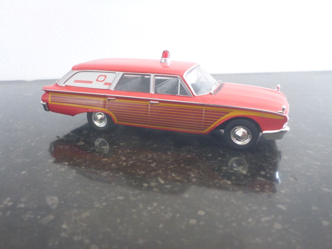 White Box 181 Ford Amblewagon  Ambulance 1964.JPG