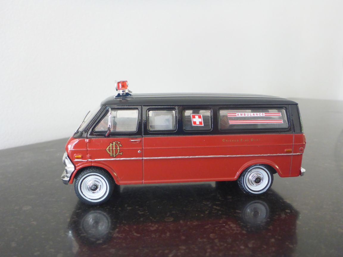 Ford Econoline Ambulance Chicago.JPG