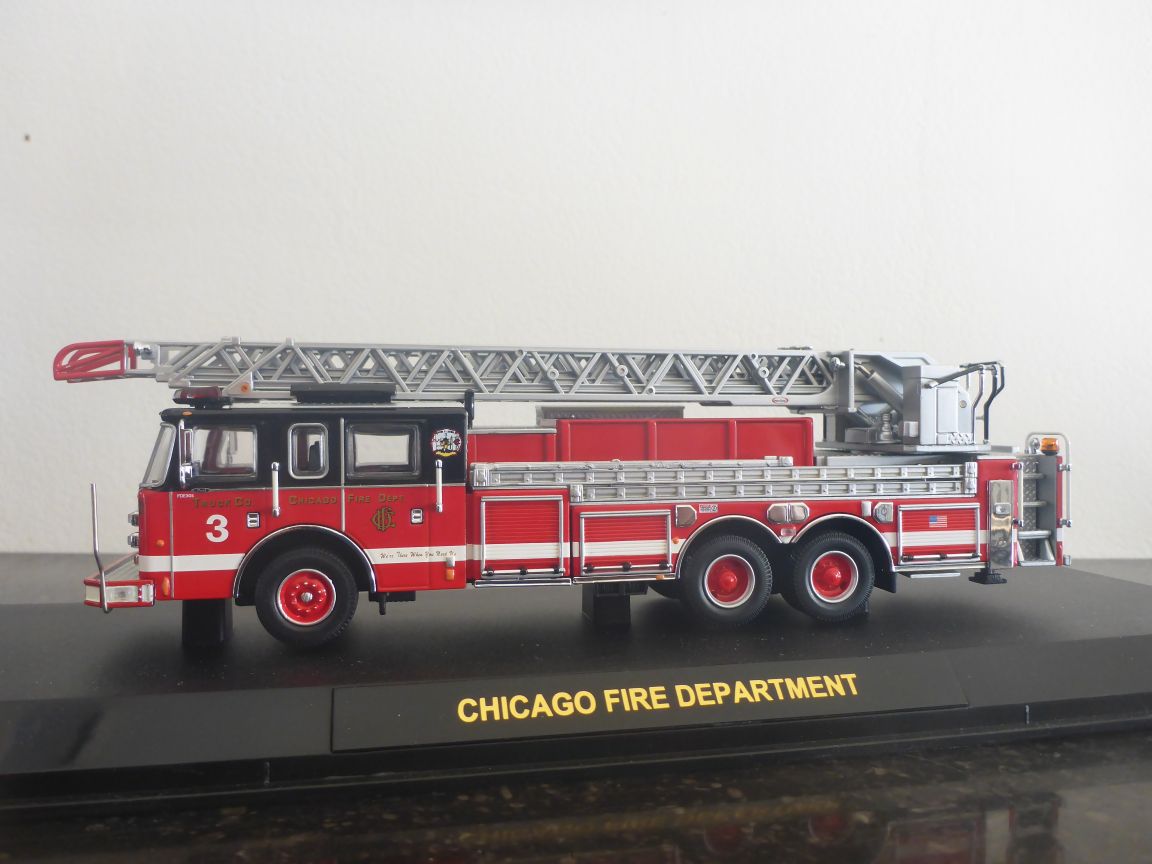 12919 Pierce Dash Rear Mount Ladder 3 g.JPG